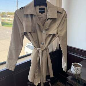Express Women’s M Khaki Beige Short Trench Coat Double Breasted Belted Jacket